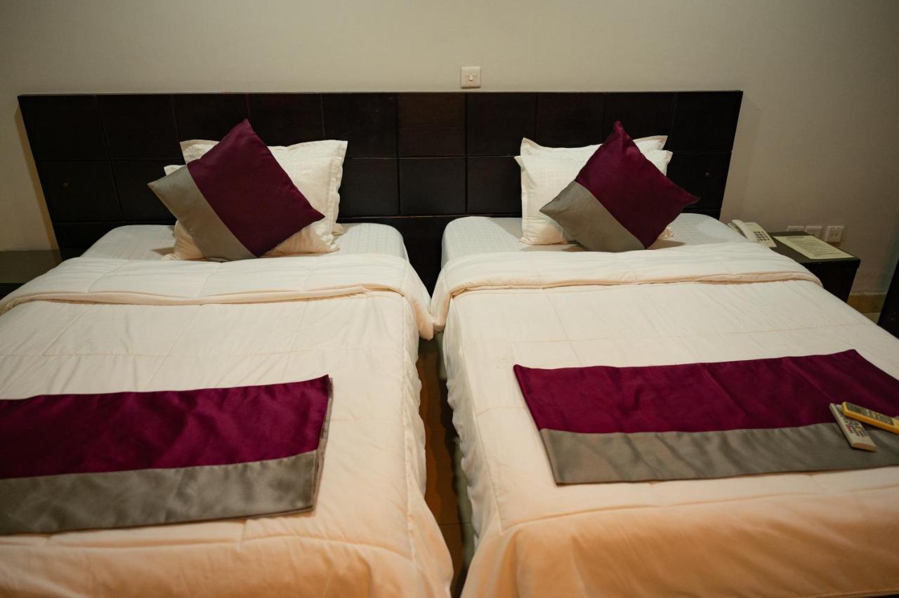 Korkdam Hotel Taifa Eksteriør bilde